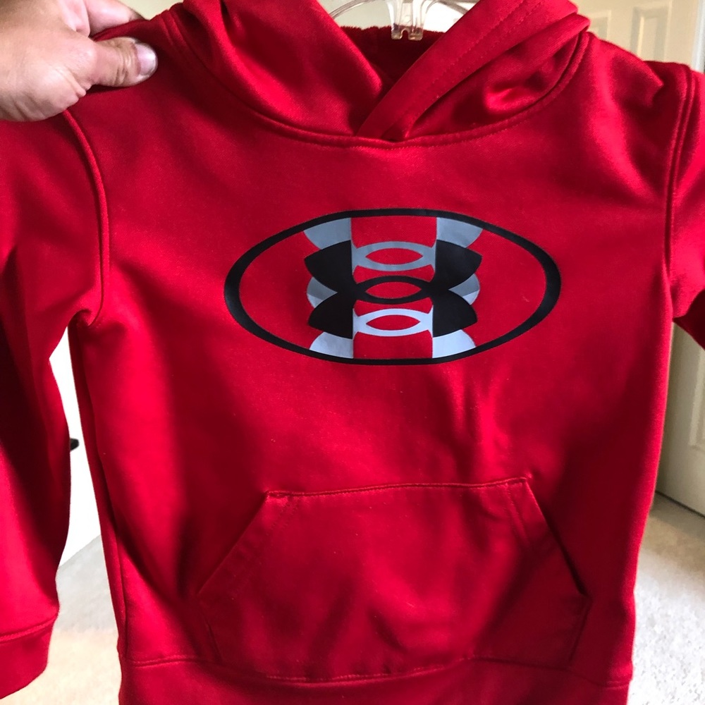 Under Armour sweatshirt